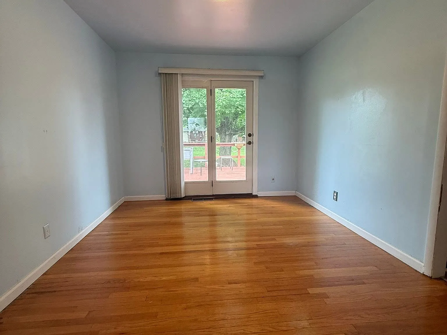 3 bed, 1.5 bath, 1394 sqft, $1,650 — Photo 4