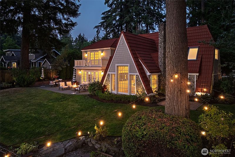 2nd image of 2425 Marine Drive