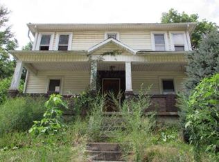 308 Clark St, New Straitsville, OH 43766