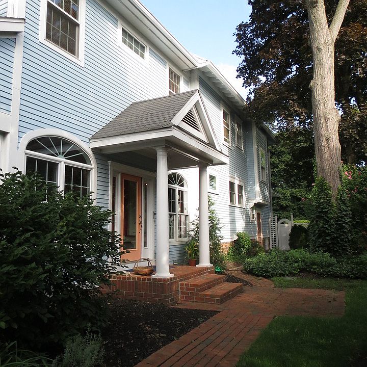 1st image of 438 E Front St