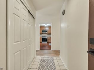 127 Oakmont Ct, Edison, NJ