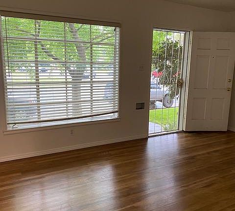 2nd image of 3505 22nd St