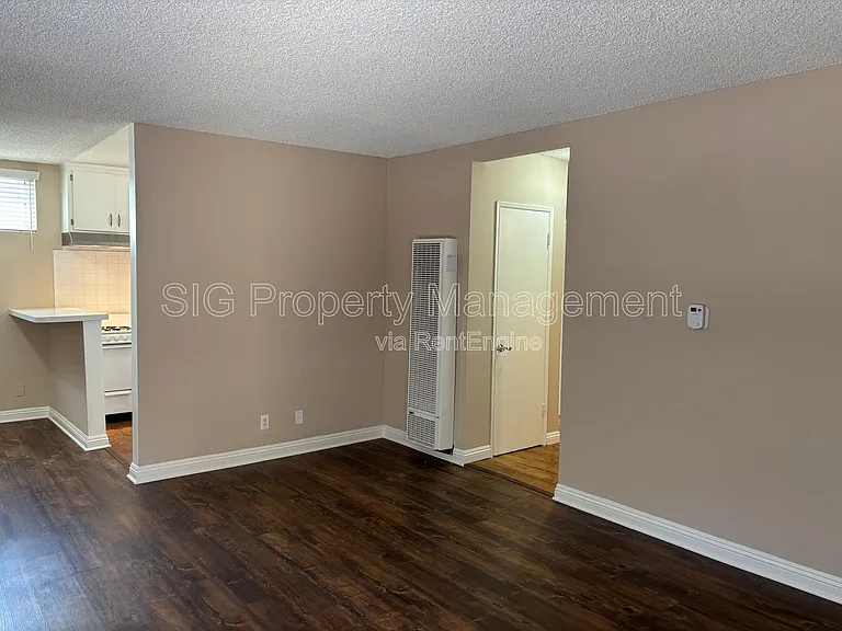 3104 Montrose Ave #6 — Photo 2
