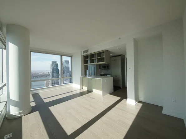 555 10th Avenue 45B image 1 of 20