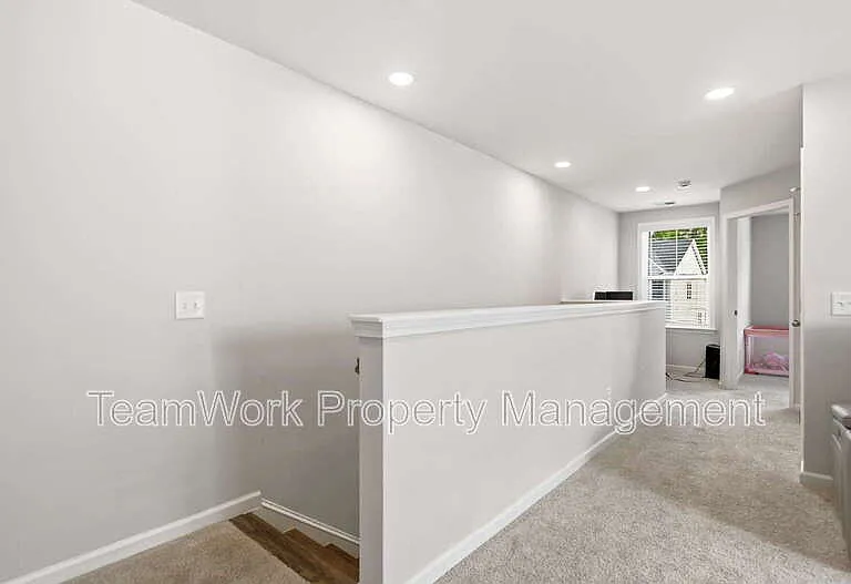 506 Green Fern Dr — Photo 16