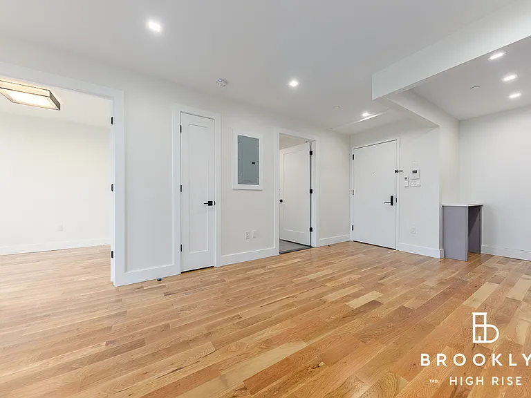 535 Grand St #5A — Photo 1