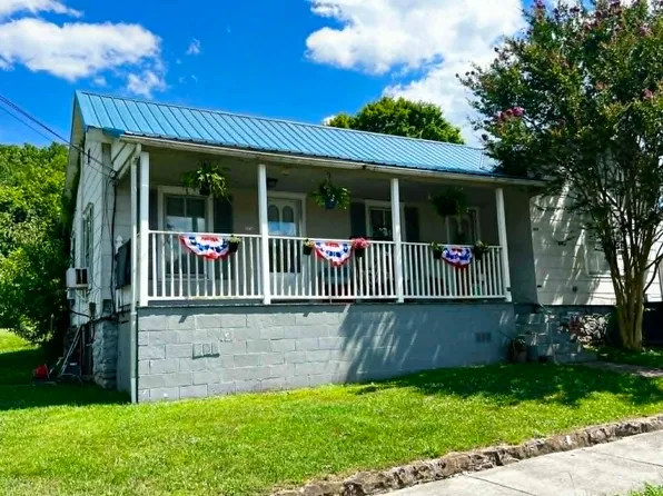 307 E Spring St #1, Oliver Springs, TN 37840