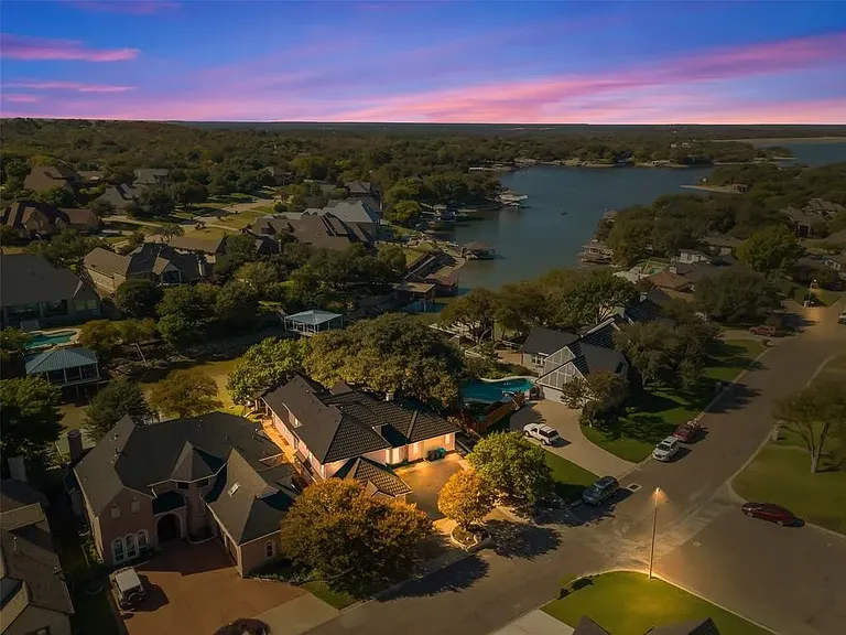 8517 Woodlake Cir — Photo 20