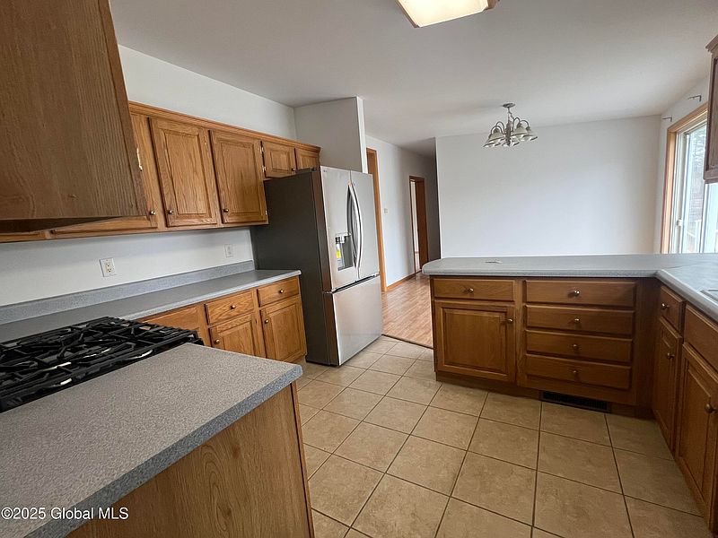 3rd image of 29 Lori Avenue