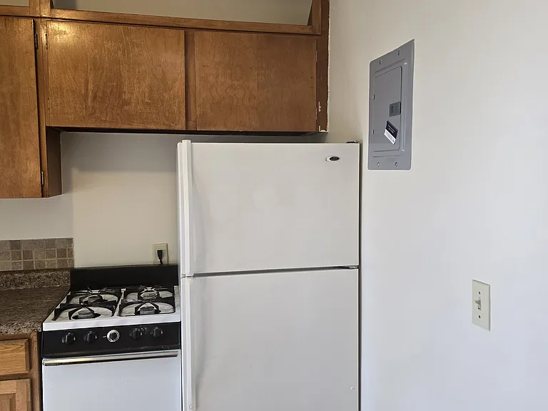 1707 Thomas Ave W #4 — Photo 8