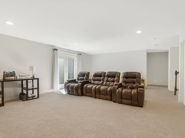 42526 Oxford Forest Cir — Photo 24