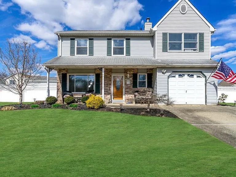 5 Scarlet Ln — Photo 1