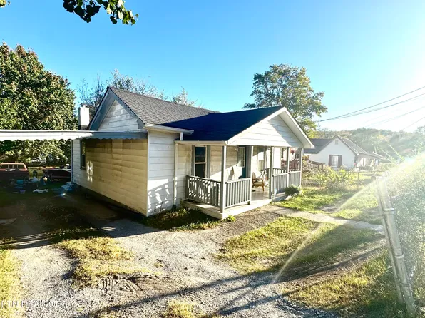 508 E Hemlock St, La Follette, TN 37766