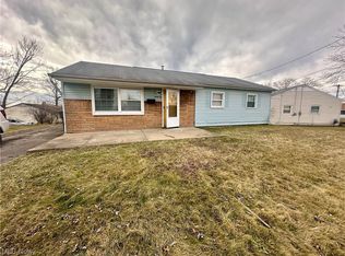 32 Fincastle Ln, Youngstown, OH