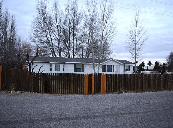 4th image of 880 E 7th N