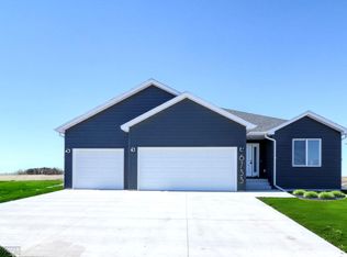 6733 28th St S, Fargo, ND