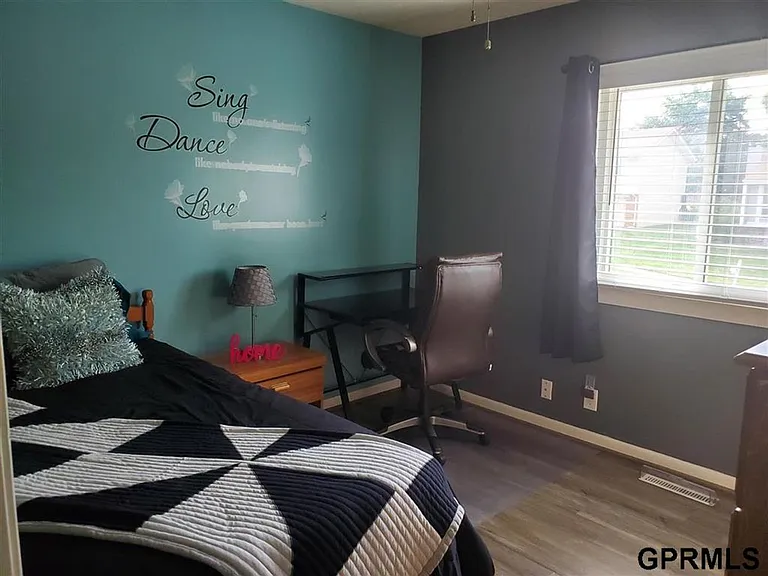 2201 Scarborough Dr — Photo 16