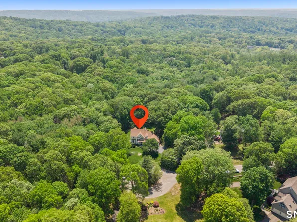 14 Wychwood Lane, Oxford, CT 06478