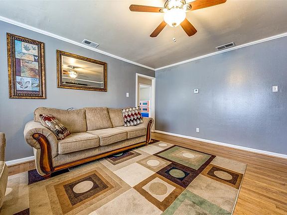 3rd image of 1618 Alta Vista St