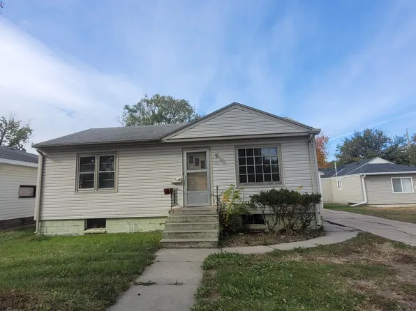 1320 N Broadwell Ave, Grand Island, NE 68803