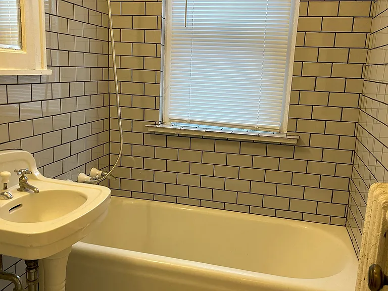 610 Summit Avenue — Photo 45