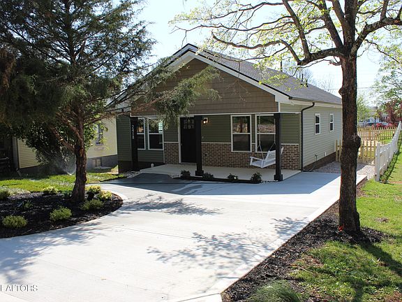 4th image of 2418 Holbrook Dr