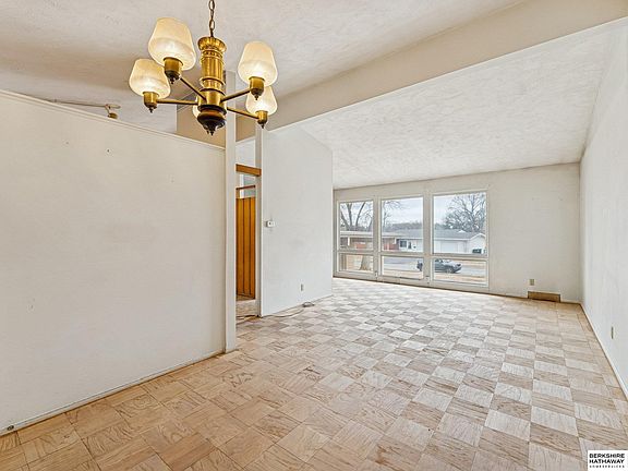 5th image of 9658 Corby St