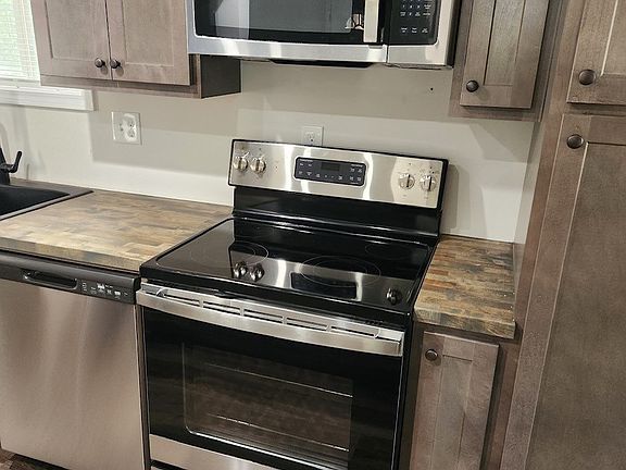 2nd image of 109 Peach Orchard Ln