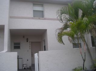 9040 SW 203rd Ter, Cutler Bay, FL 33189