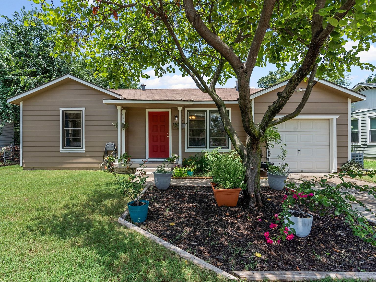 435 Harrison Ln, Hurst, TX 76053 | Zillow
