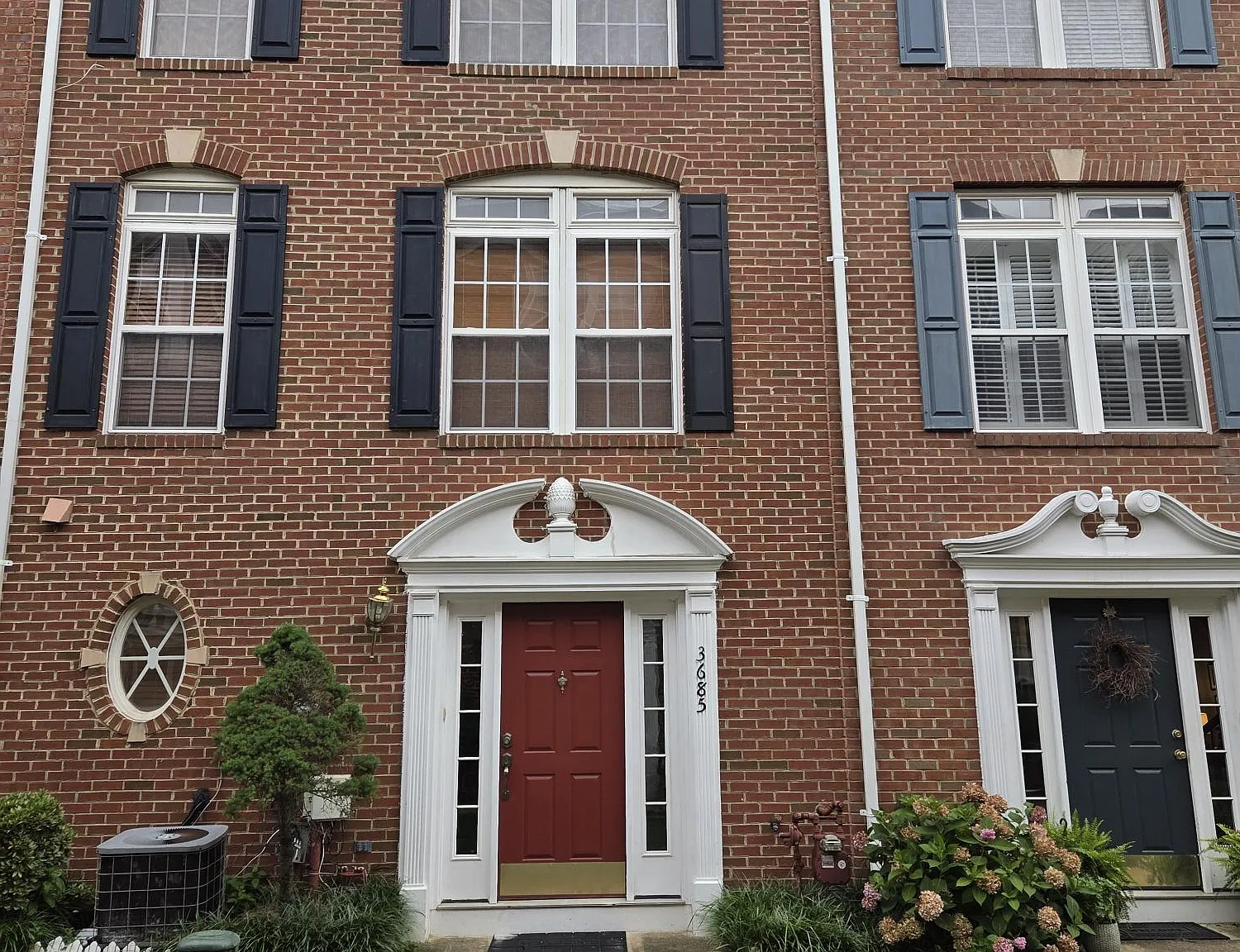 3 bed, 1814 sqft, $3,799 — Photo 1