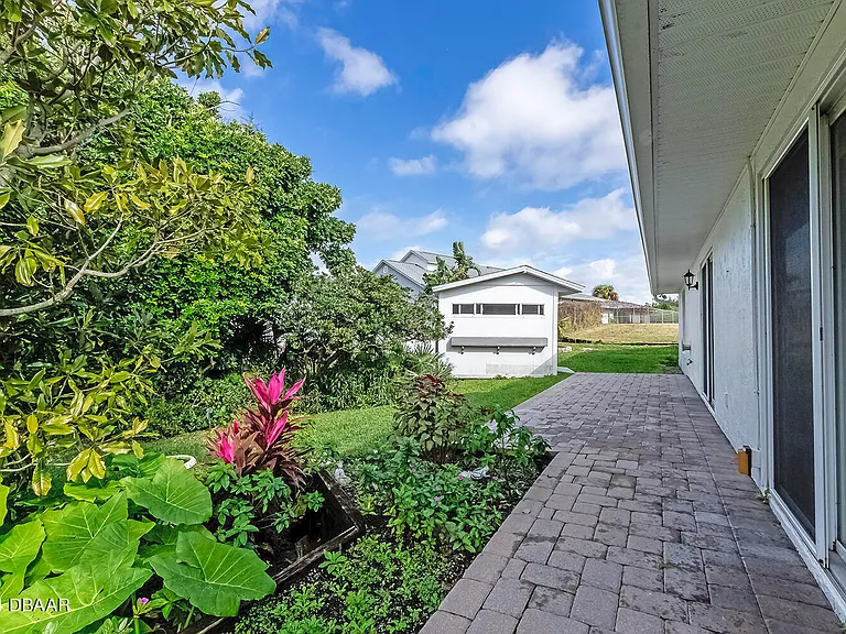 145 Riverwalk Ct — Photo 27