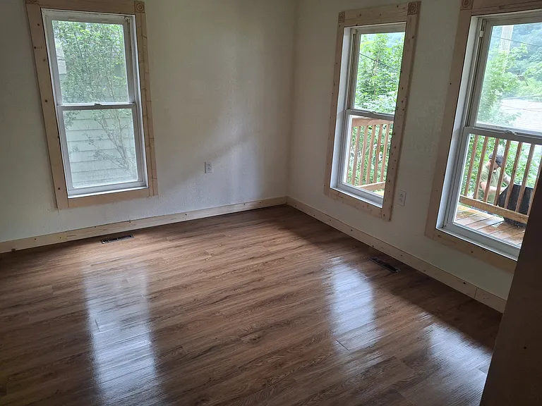 83 Glenview Ave — Photo 11