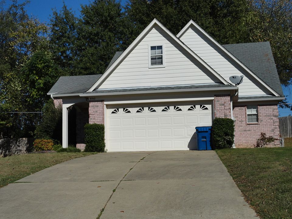 1st image of 9742 Pigeon Roost Park Cir
