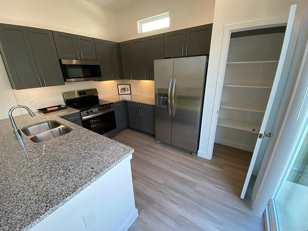 Falcon Ln, Leander — Photo 2
