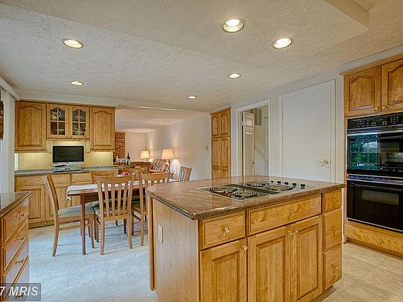 4th image of 3264 Blue Heron Dr