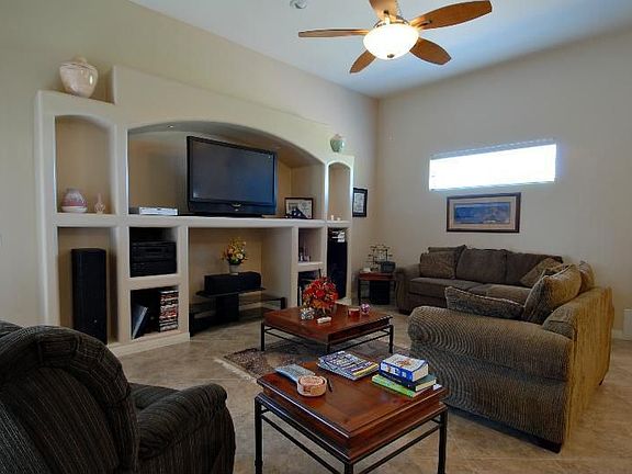 2nd image of 1121 E Tanglewood Trl