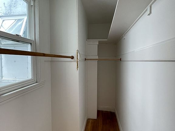 4th image of 1900 Jefferson St APT 303