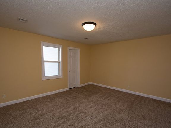 4th image of 136 Blackman St