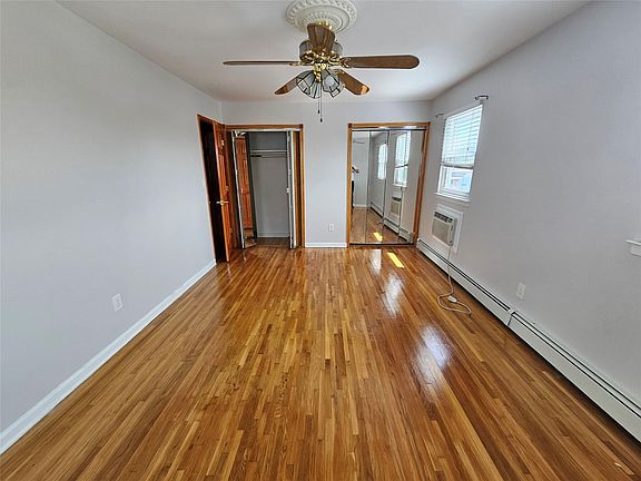 3rd image of 2518 Tiemann Ave