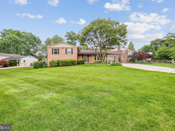 2 Foxhall Ct, Silver Spring, MD 20906