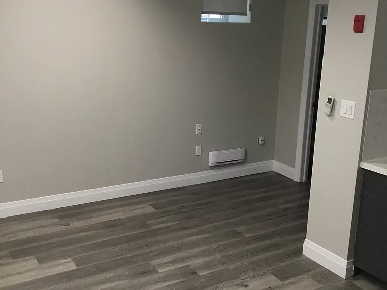 304 Simcoe St S #B5 — Photo 6