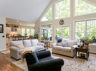 55 Highland Dr, Black Mountain, NC 28711