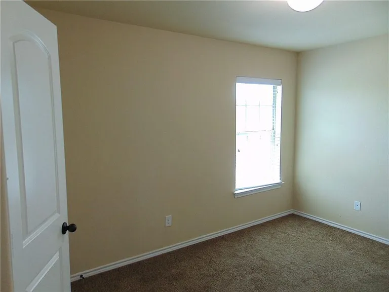 185 Creekside Villa Dr — Photo 9