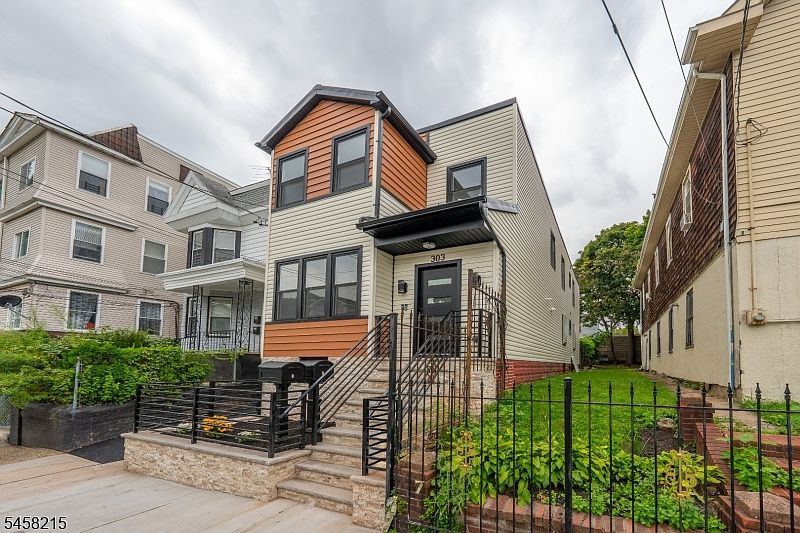 1st image of 303 Ellis Ave