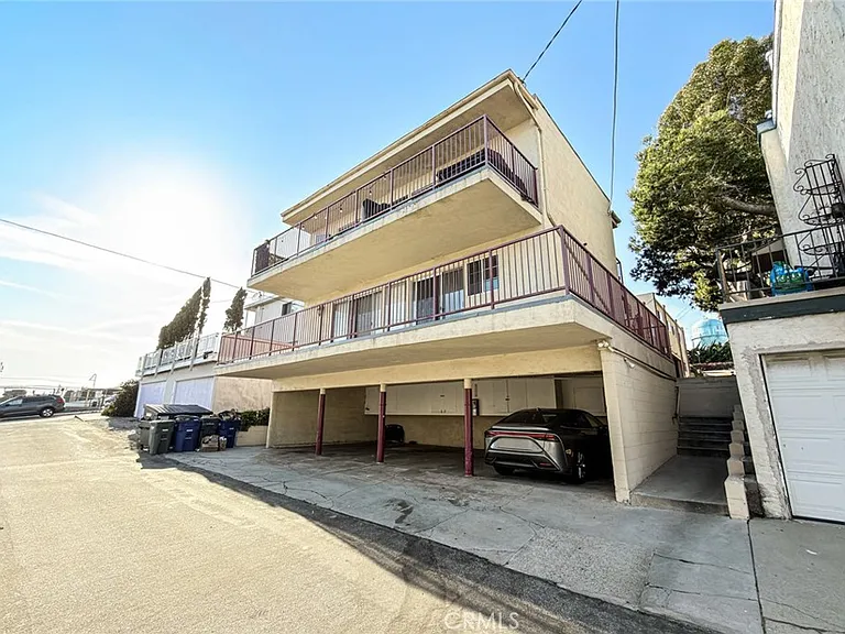 810 E Grand Ave — Photo 34