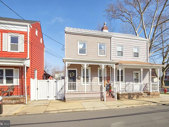 3rd image of 165 2nd St