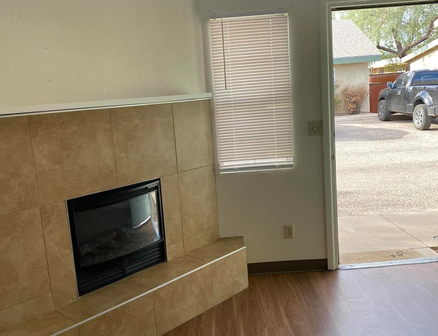 2 bed, 1.0 bath, 1350 sqft, $1,250 — Photo 3