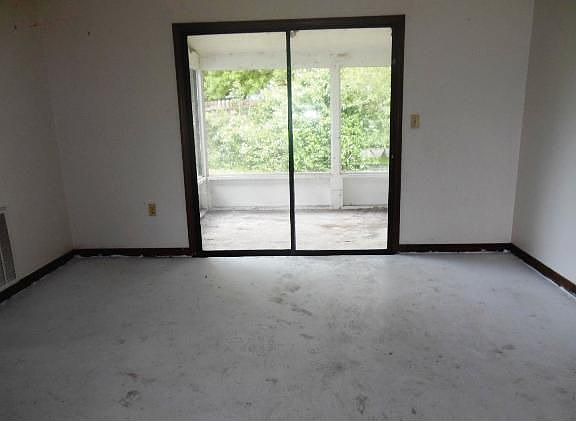 4th image of 5937 Flamingo Ave
