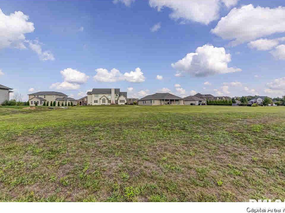 1st image of 300 Ramblewood Dr